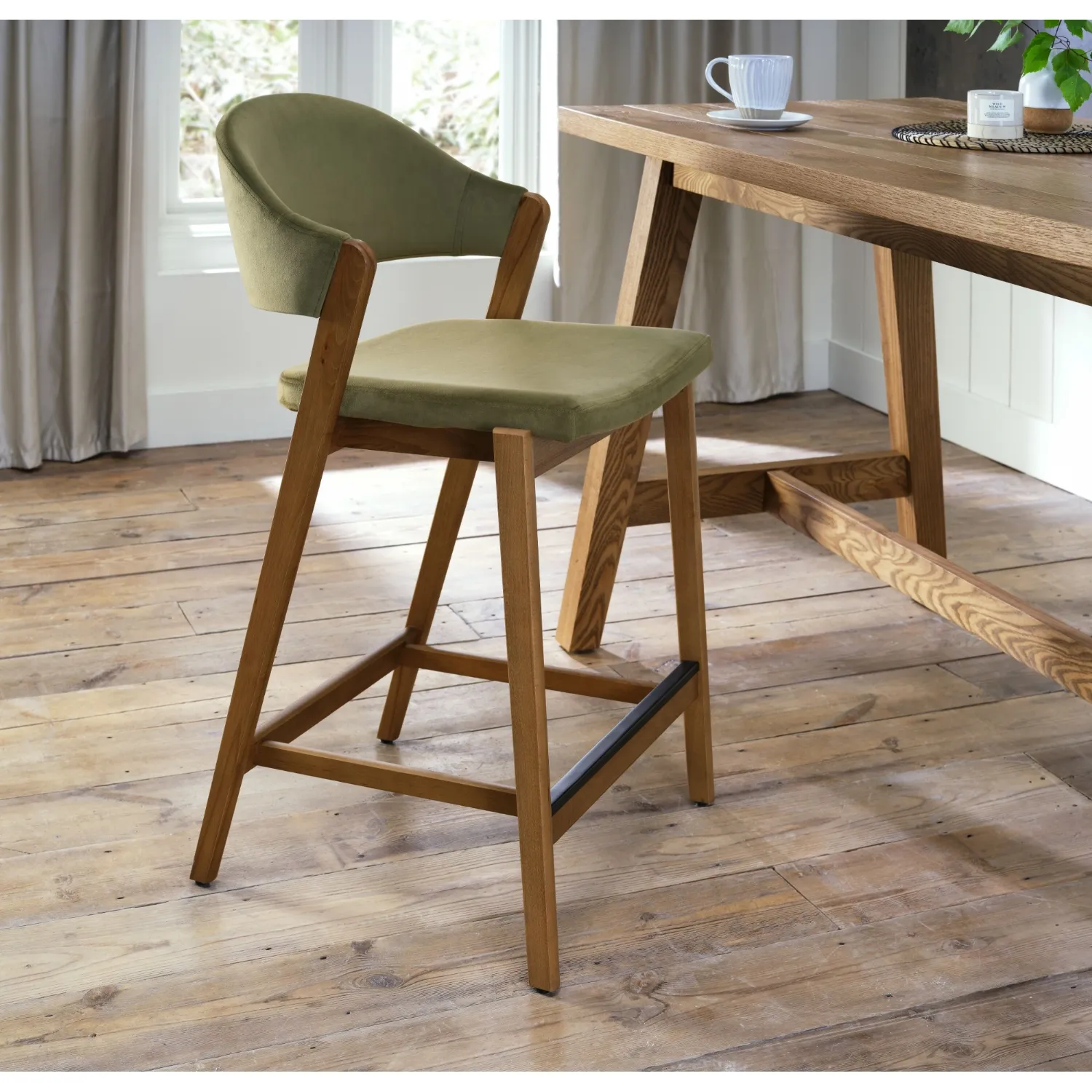 Camden Rustic Oak Upholstered Bar Stool in an Cedar Velvet Fabric (Single)